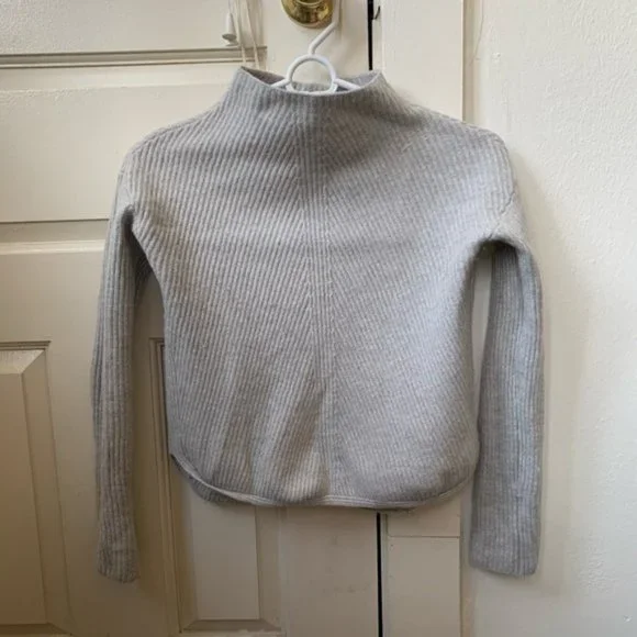 Aritzia Babaton Chalmers Sweater - Picture 2 of 2